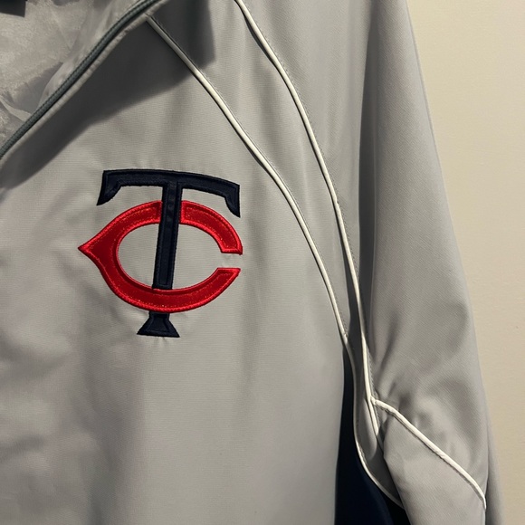 Minnesota Twins Windbreaker - Picture 4 of 4